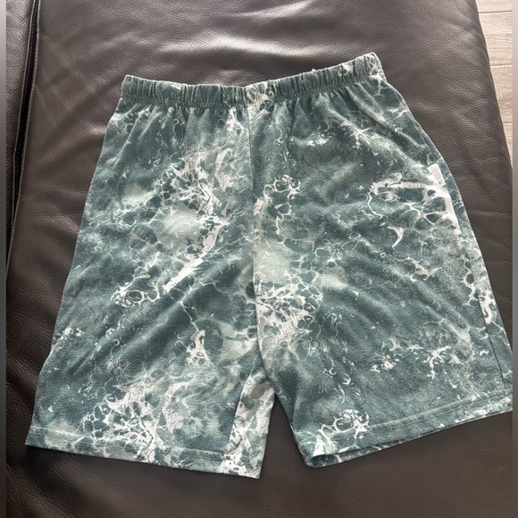 Boy’s Graphic Pajamas Set Bundle Size 18/20 - Picture 8 of 10